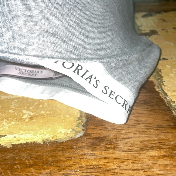 Victoria’s Secret T Shirt Lightly Lined Underwire Demi Gray Bra 34DDD - Picture 3 of 12